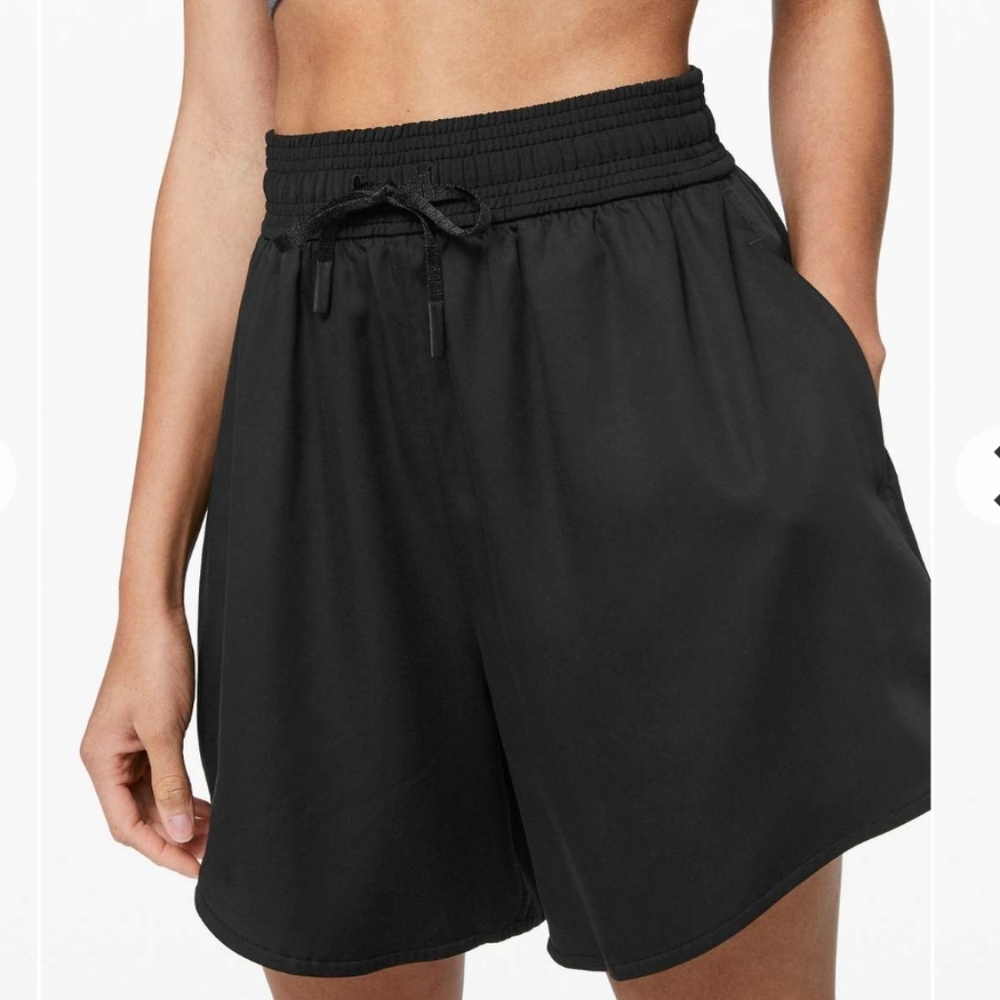 Lululemon Feeling Femme Shorts 5""